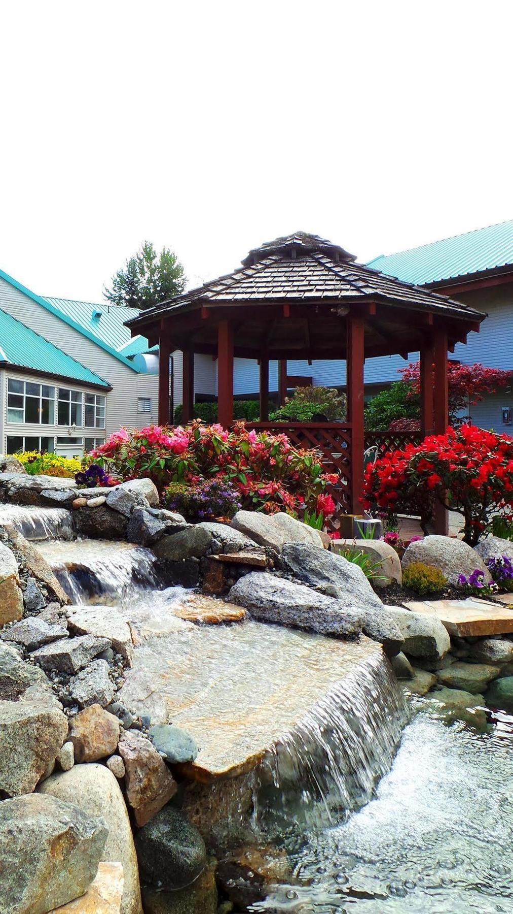 Garden 3* Gibsons